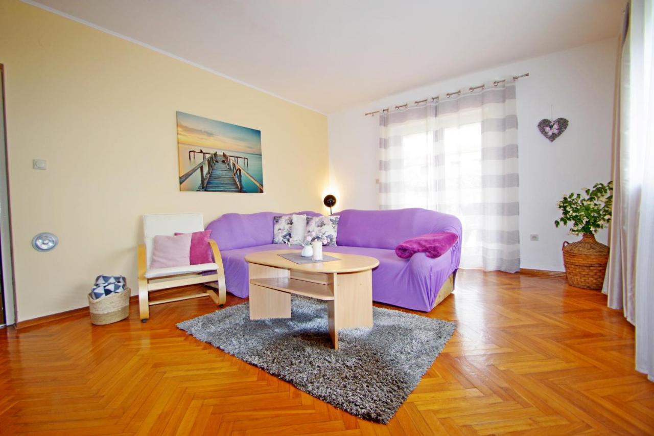 Apartment Suzi Valdebek Pula Exterior photo